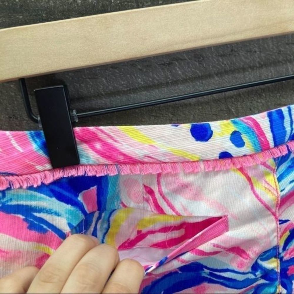 Lilly Pulitzer Adie Pink Sunset 4” Shorts - Picture 4 of 12